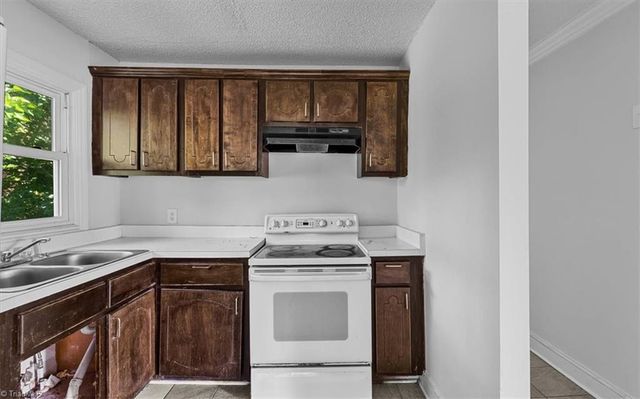 1724 Glenwood Avenue, Greensboro, NC 27403