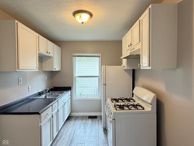1222 W 21st Street, Indianapolis, IN 46202