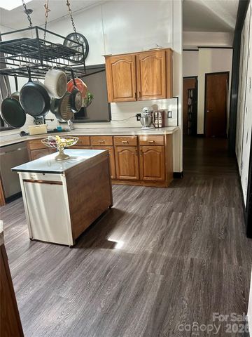2388 Liberty Church Street, Hickory, NC 28601