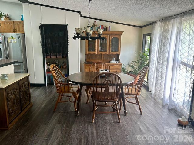 2388 Liberty Church Street, Hickory, NC 28601