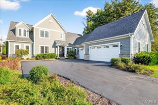 10135 Fieldcrest Lane, St Louis, MO 63124