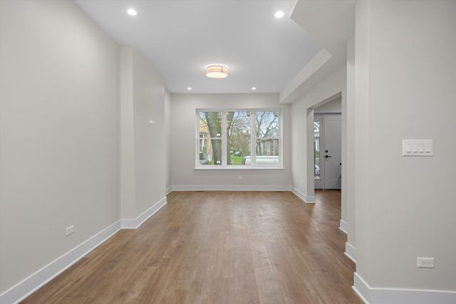 7147 S UNIVERSITY Avenue, Chicago, IL 60619