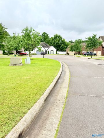14350 Royal St George, Athens, AL 35613
