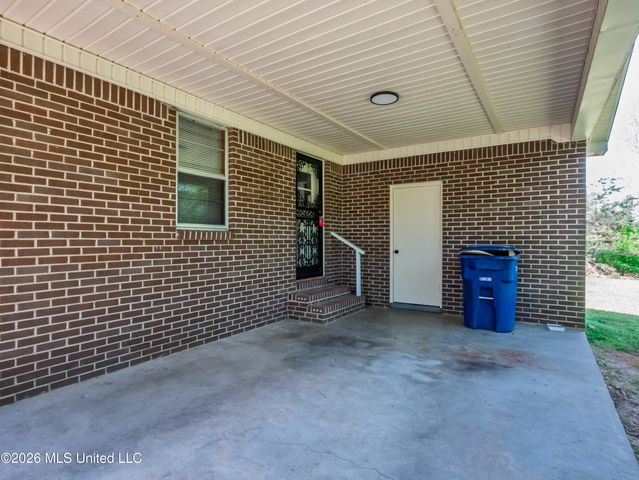 81 Wells Street, Courtland, MS 38620