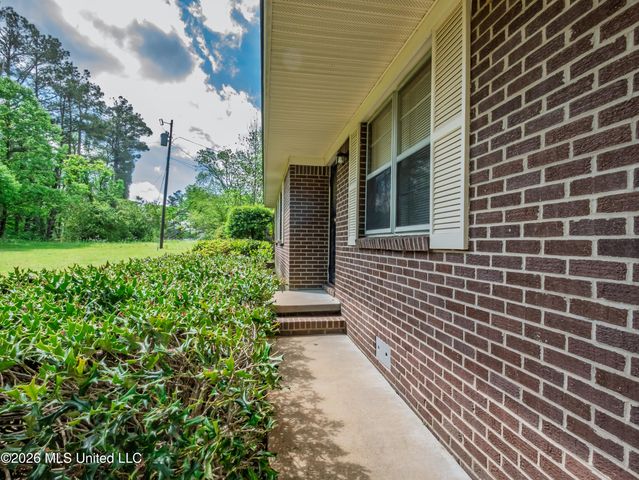 81 Wells Street, Courtland, MS 38620