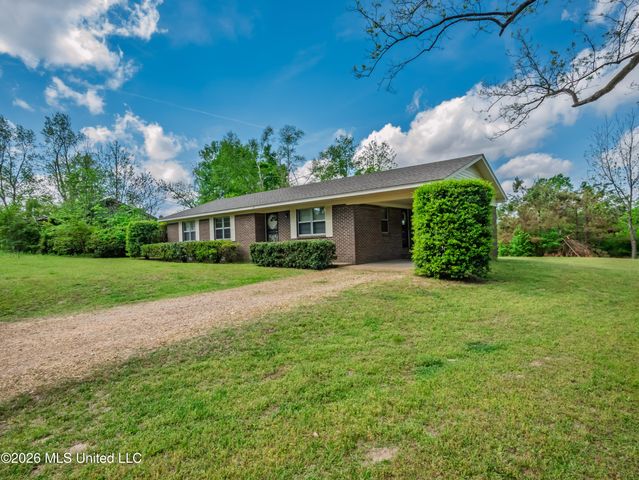 81 Wells Street, Courtland, MS 38620