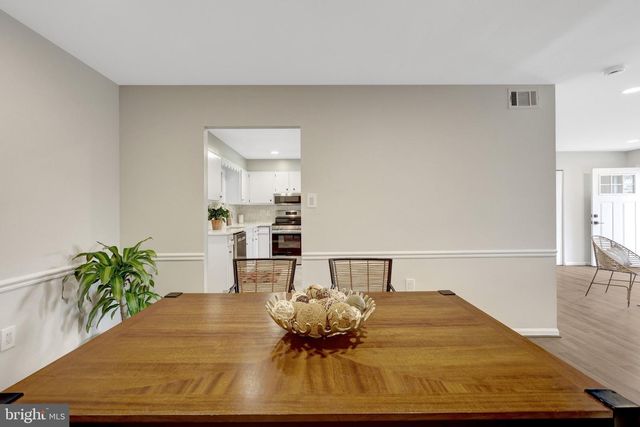 104 W AMHURST PL, Sterling, VA 20164