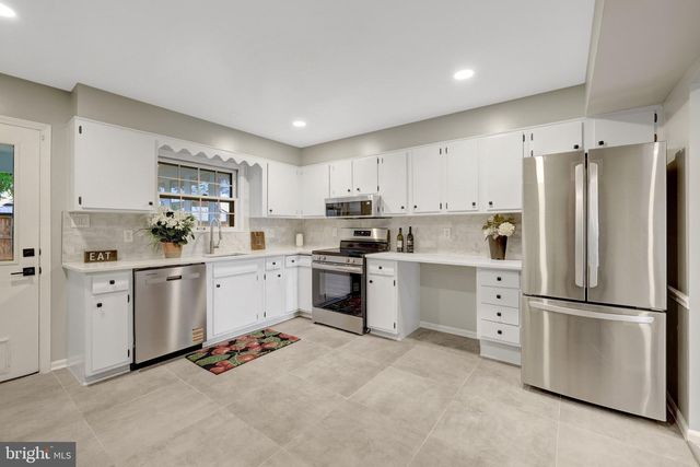 104 W AMHURST PL, Sterling, VA 20164