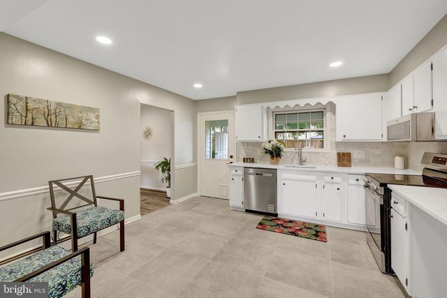 104 W AMHURST PL, Sterling, VA 20164