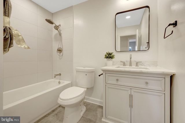 104 W AMHURST PL, Sterling, VA 20164