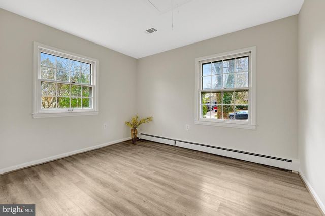 104 W AMHURST PL, Sterling, VA 20164