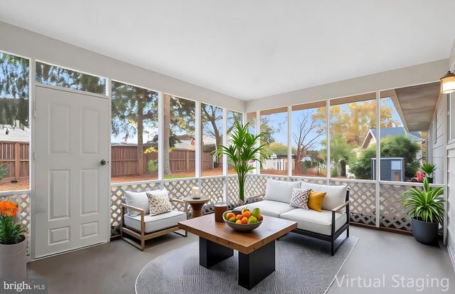 104 W AMHURST PL, Sterling, VA 20164