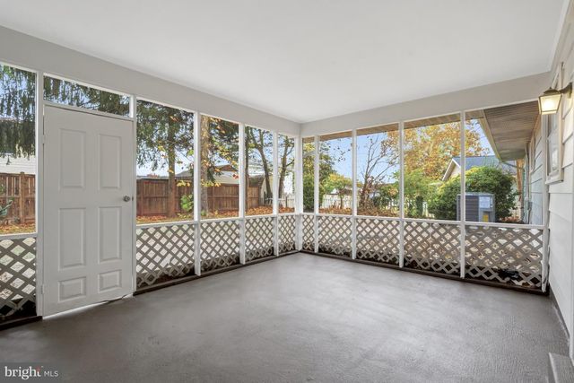 104 W AMHURST PL, Sterling, VA 20164