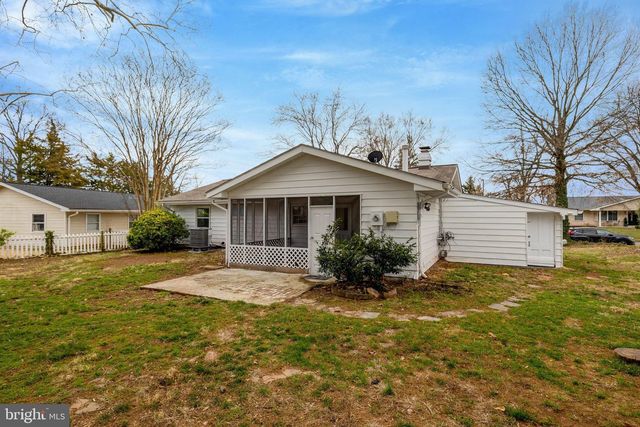 104 W AMHURST PL, Sterling, VA 20164