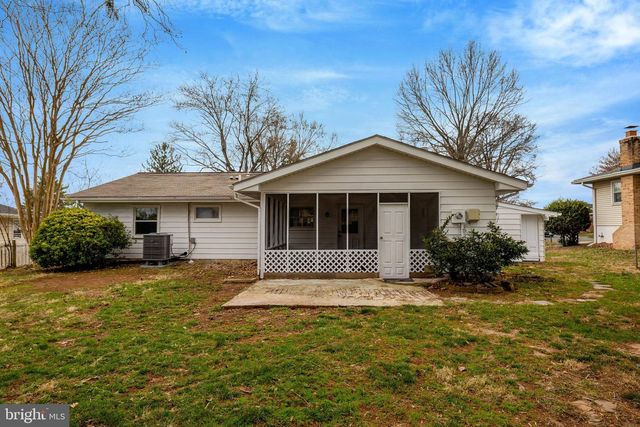 104 W AMHURST PL, Sterling, VA 20164