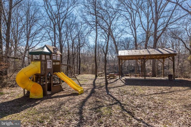 104 W AMHURST PL, Sterling, VA 20164