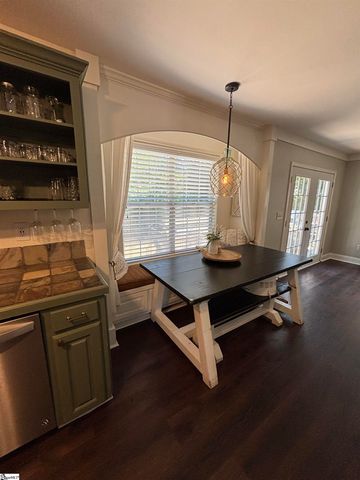 208 Charmar Way, Taylors, SC 29687