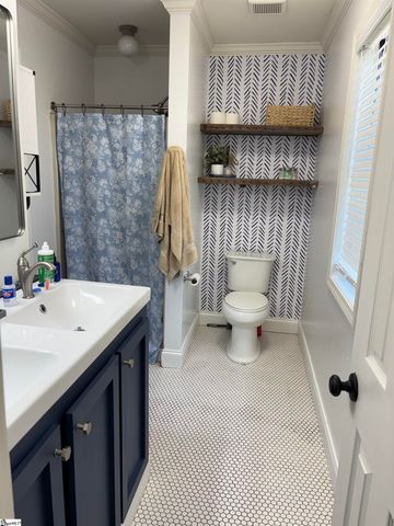 208 Charmar Way, Taylors, SC 29687