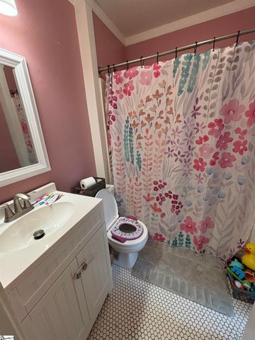 208 Charmar Way, Taylors, SC 29687