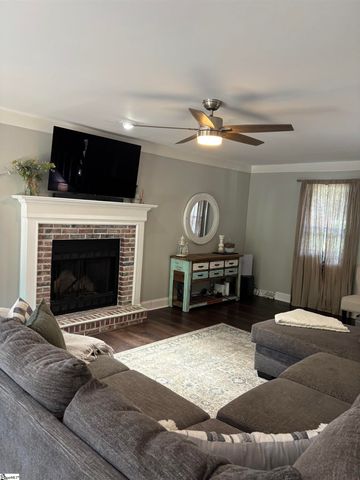 208 Charmar Way, Taylors, SC 29687