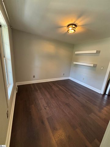 208 Charmar Way, Taylors, SC 29687