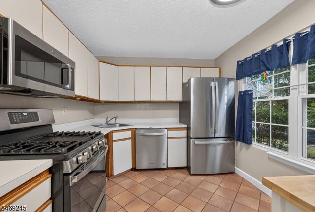 3505 Pinhorn Drive, Bridgewater Twp., NJ 08807