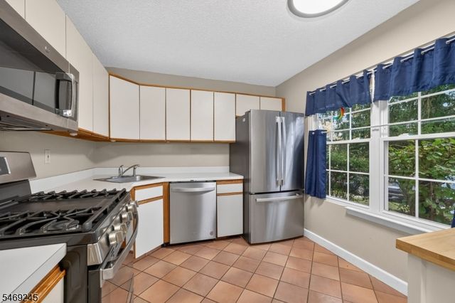 3505 Pinhorn Drive, Bridgewater Twp., NJ 08807