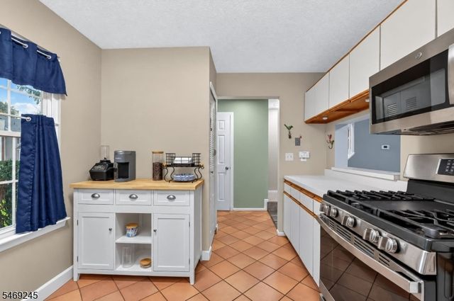 3505 Pinhorn Drive, Bridgewater Twp., NJ 08807
