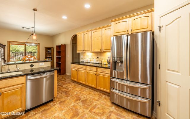 241 N Slate Drive, Vail, AZ 85641