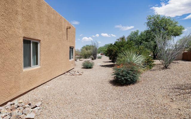 241 N Slate Drive, Vail, AZ 85641