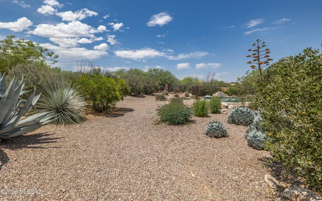 241 N Slate Drive, Vail, AZ 85641