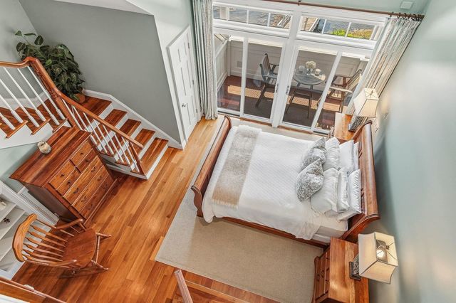 4 Island Ave Apt 5, Kittery, ME 03904
