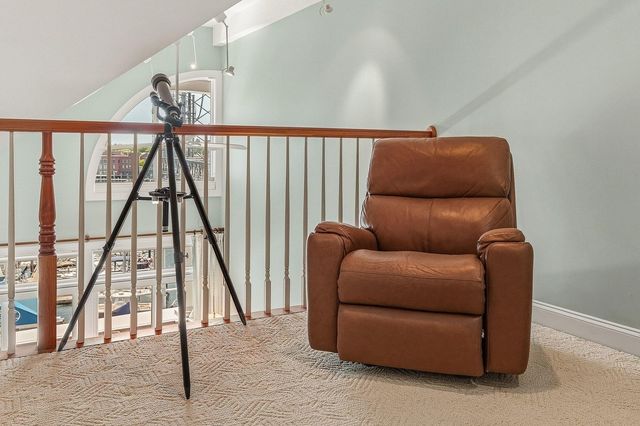 4 Island Ave Apt 5, Kittery, ME 03904