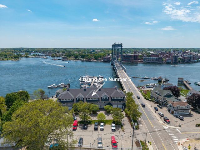 4 Island Ave Apt 5, Kittery, ME 03904