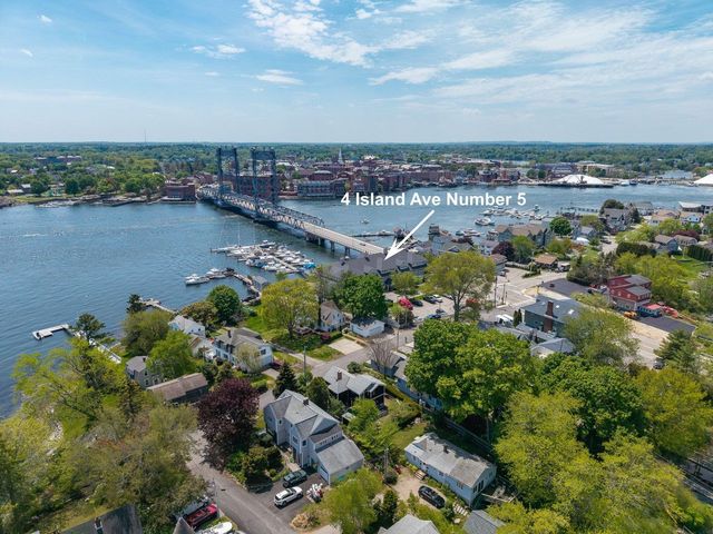 4 Island Ave Apt 5, Kittery, ME 03904