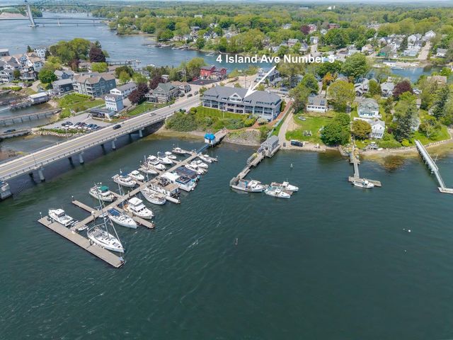 4 Island Ave Apt 5, Kittery, ME 03904