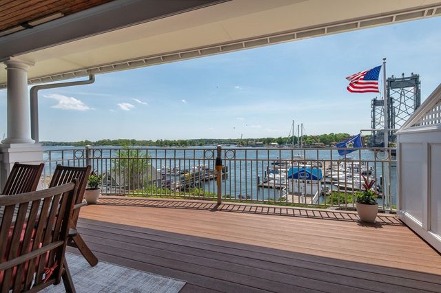 4 Island Ave Apt 5, Kittery, ME 03904