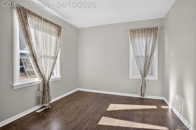 27352 Townley Street, Madison Heights, MI 48071