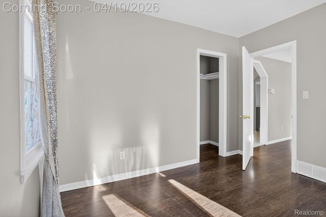 27352 Townley Street, Madison Heights, MI 48071