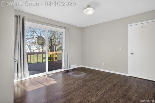 27352 Townley Street, Madison Heights, MI 48071