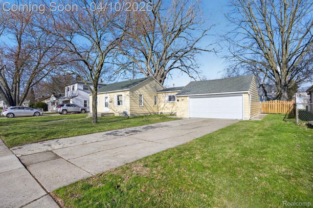27352 Townley Street, Madison Heights, MI 48071