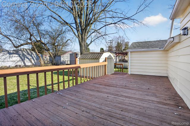 27352 Townley Street, Madison Heights, MI 48071