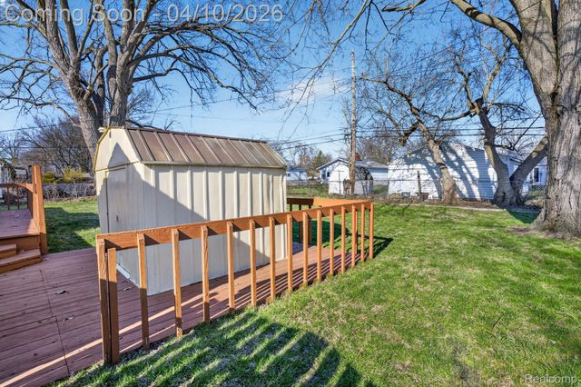 27352 Townley Street, Madison Heights, MI 48071