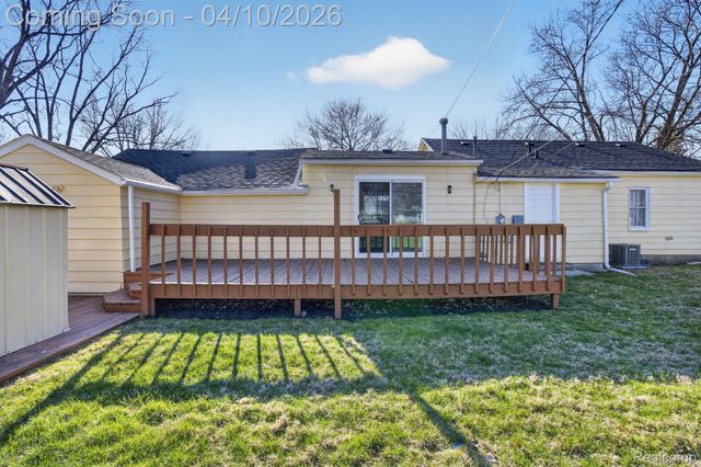27352 Townley Street, Madison Heights, MI 48071