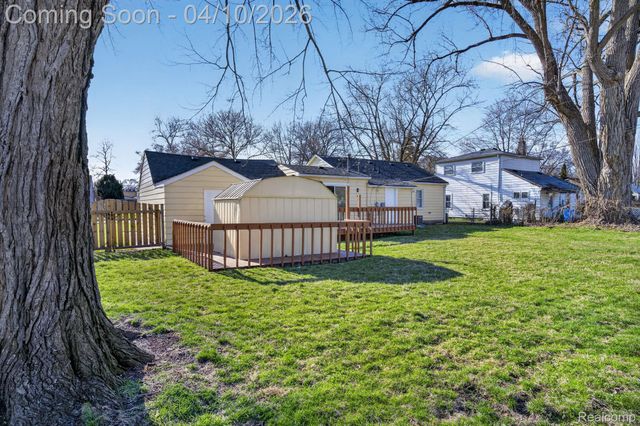 27352 Townley Street, Madison Heights, MI 48071