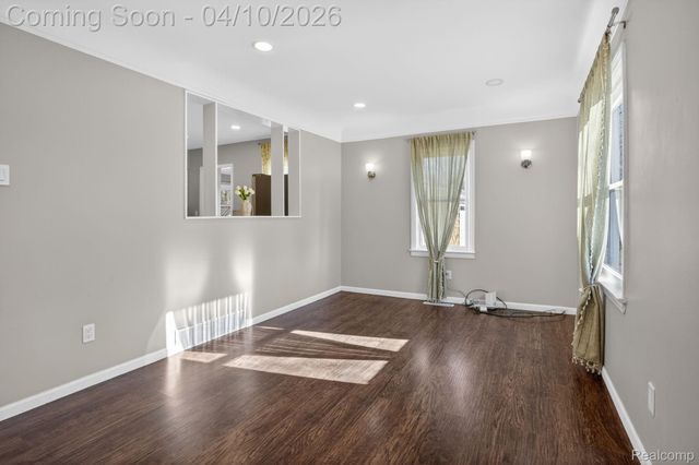 27352 Townley Street, Madison Heights, MI 48071