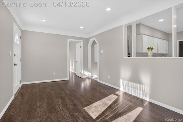 27352 Townley Street, Madison Heights, MI 48071