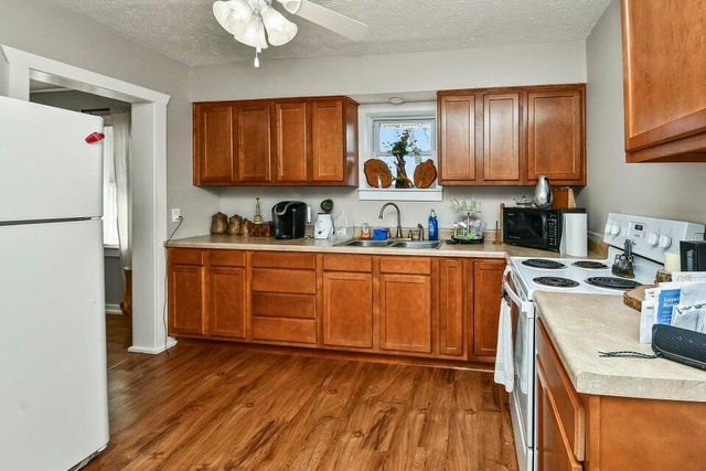 996 S Diggins Main Street, Seymour, MO 65746