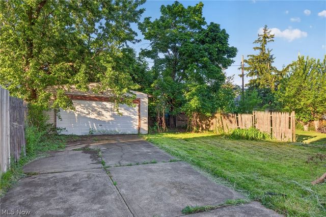 13810 Bartlett Avenue, Cleveland, OH 44120