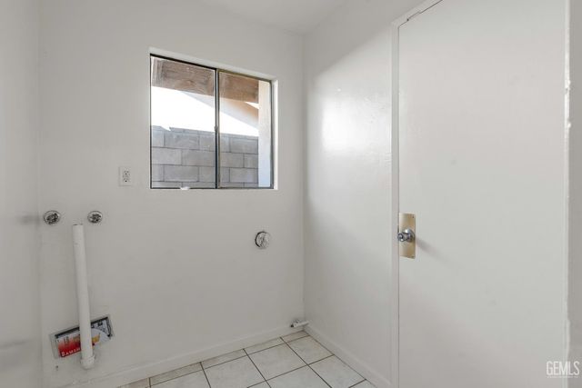 5817 Gary Place, Bakersfield, CA 93307